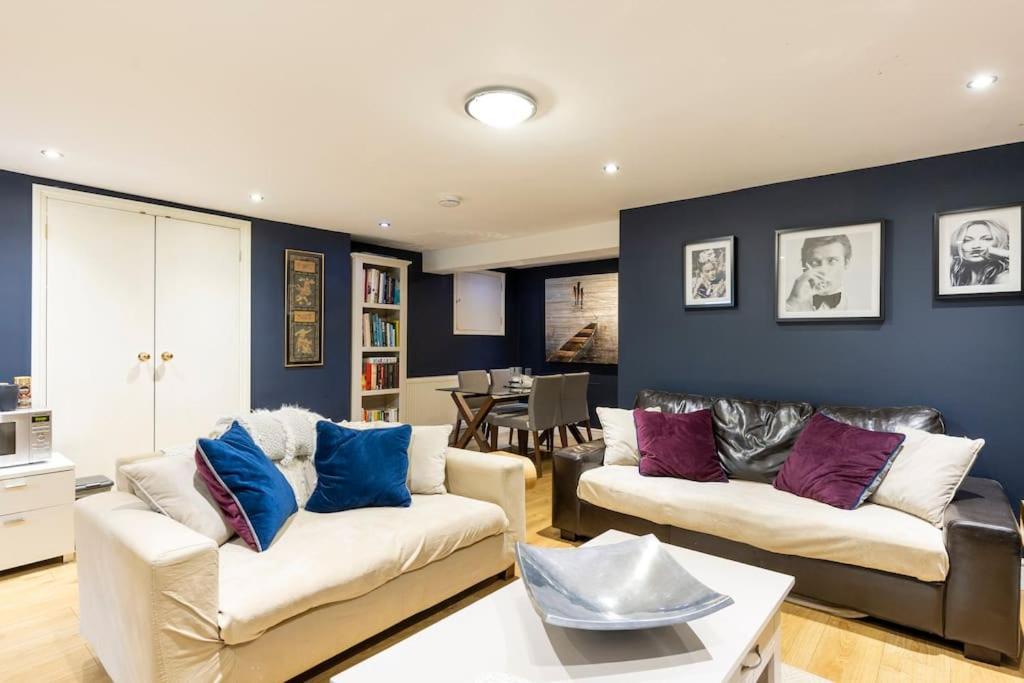 2 Double Bedroom Large Modern Self Contained Apartment Free Parking Camberley Eksteriør billede
