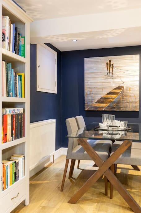 2 Double Bedroom Large Modern Self Contained Apartment Free Parking Camberley Eksteriør billede
